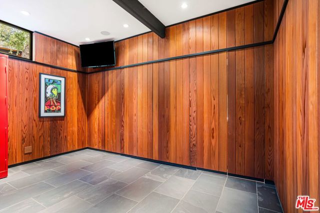 5228 Escalante Drive, La Canada Flintridge CA: https://media.crmls.org/mediaz/916dbebc-d175-45a9-8925-dbbbcf5b0327.jpg