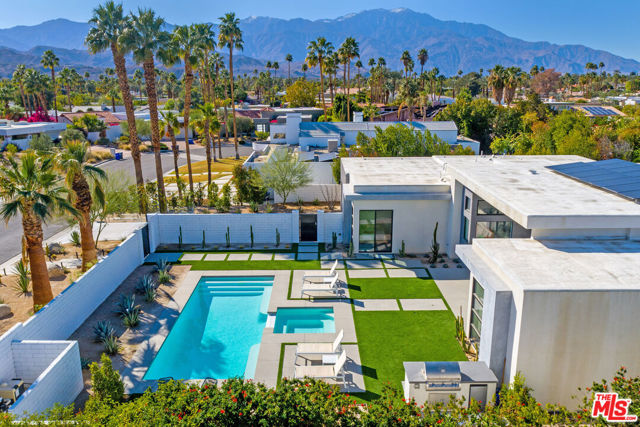 71108 Patricia Park Place, Rancho Mirage CA: https://media.crmls.org/mediaz/916dc926-6daf-4e31-8b46-2b44b3534ef0.jpg