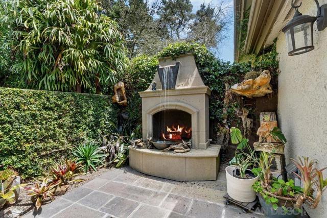 7645 Caminito Coromandel, La Jolla CA: https://media.crmls.org/mediaz/916e7103-5b54-4ba0-872f-3d185c310b1f.jpg