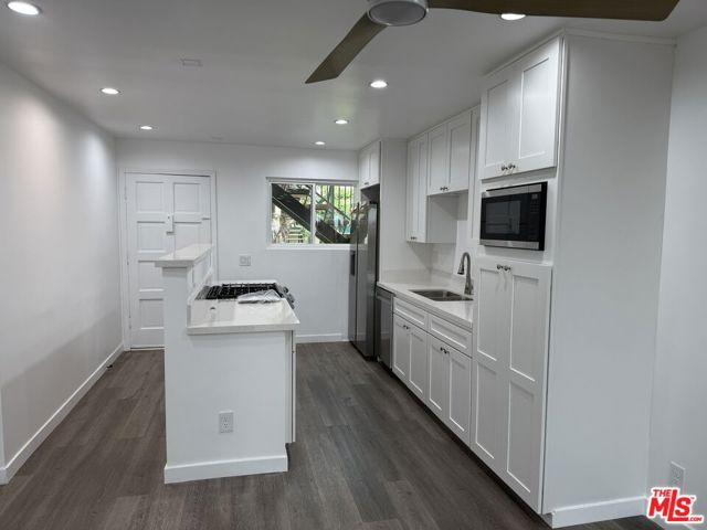 6471 Kanan Dume Road, Malibu CA: https://media.crmls.org/mediaz/916e7ad0-fc23-4527-bad9-93e215ce8d44.jpg