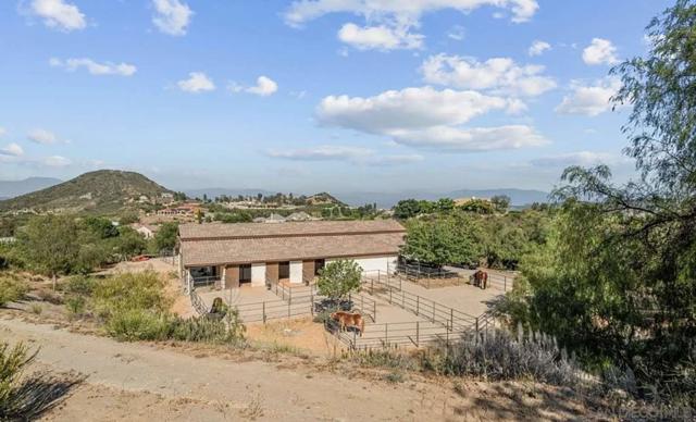 21100 Paseo Montana, Murrieta CA: https://media.crmls.org/mediaz/916ea64d-aecf-41a0-bc0b-0443211500bd.jpg