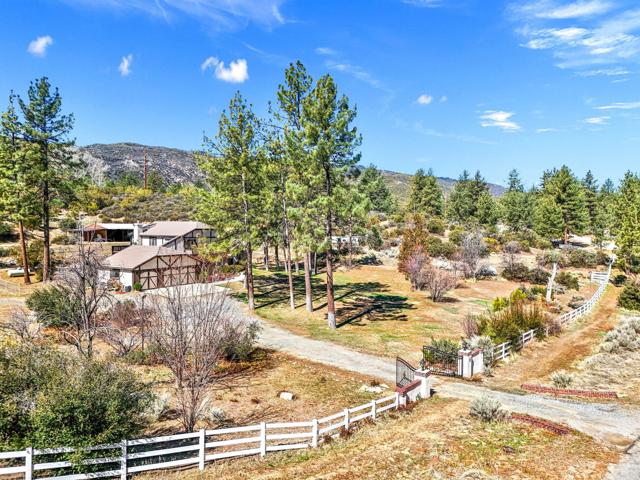 59371 Devils Ladder Road, Mountain Center CA: https://media.crmls.org/mediaz/916eb55e-99e9-40a2-95a1-7da6d653bf78.jpg