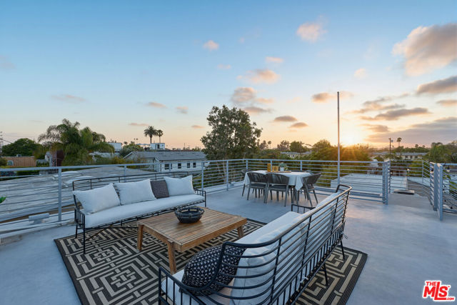 1076 Palms Boulevard photo 29