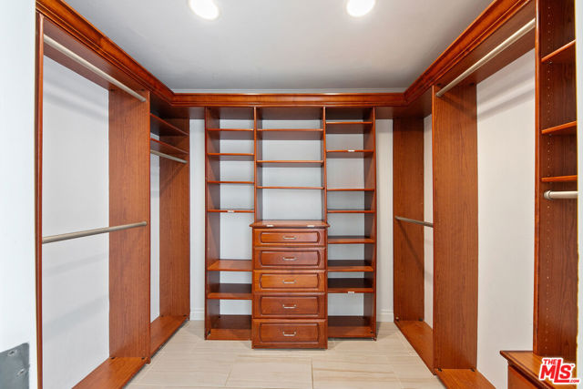 30630 Morning View Drive, Malibu CA: https://media.crmls.org/mediaz/916f53ec-f54c-4237-87a4-87f1fe332df0.jpg