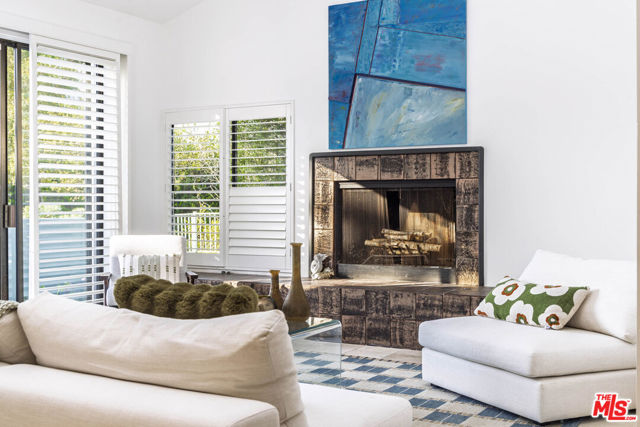 520 Barker Pass Road, Santa Barbara CA: https://media.crmls.org/mediaz/916faa2e-59bd-48fd-aaf2-0082bde7a27e.jpg