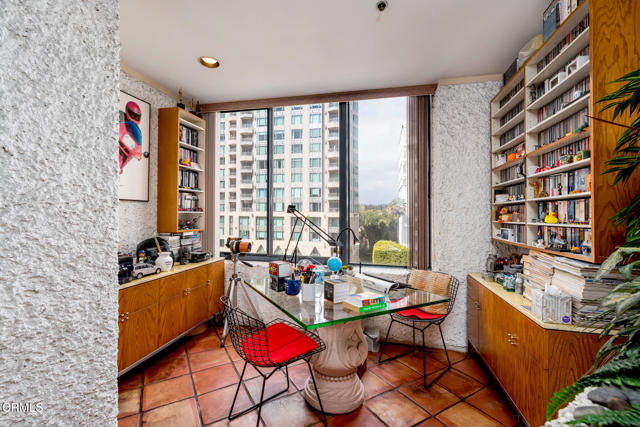 Detail Gallery Image 22 of 33 For 10724 Wilshire Bld #607,  Los Angeles,  CA 90024 - 3 Beds | 4 Baths