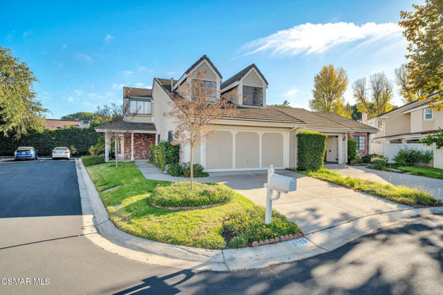 3008 Shadow Brook Lane, Westlake Village CA: https://media.crmls.org/mediaz/916fcfb4-e1e5-411b-a108-455422e9b463.jpg