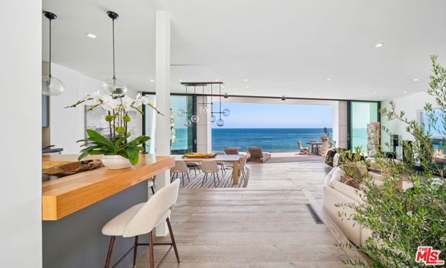 26814 Malibu Cove Colony Drive, Malibu CA: https://media.crmls.org/mediaz/916ff403-bef3-4c06-a404-6f889d414dc8.jpg