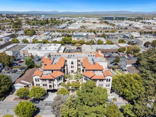 777 Walnut Street, San Carlos CA: https://media.crmls.org/mediaz/9170272b-d443-4b65-be0f-7fec358ed0cc.jpg