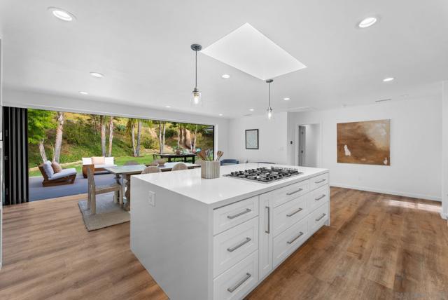 4840 Penrose Ct, San Diego CA: https://media.crmls.org/mediaz/917079e3-71a0-4ef9-914b-c8acae320ac2.jpg