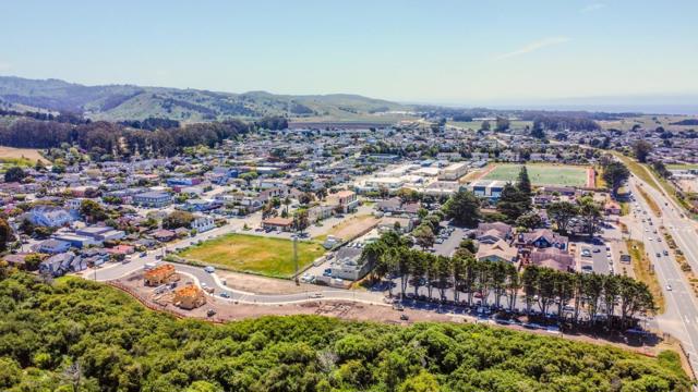 577 Creekside Court, Half Moon Bay CA: https://media.crmls.org/mediaz/9170d07d-941d-41f1-883a-ce8e98652890.jpg