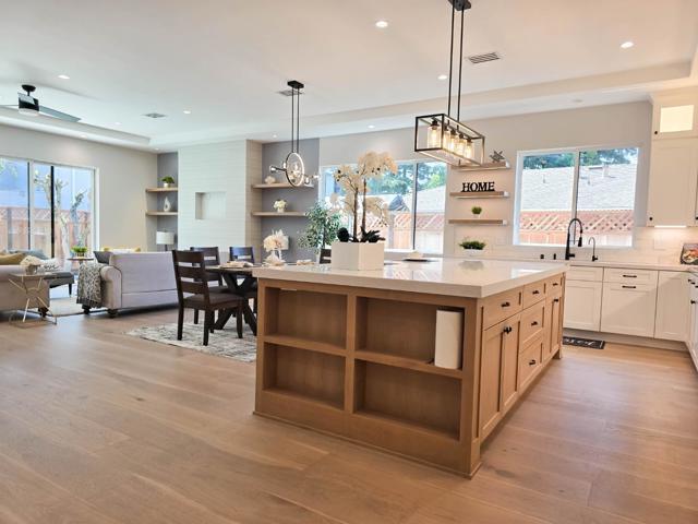 95 Centre Street, Mountain View CA: https://media.crmls.org/mediaz/9170d415-5e98-44ff-b7d4-9c947b5ed90f.jpg