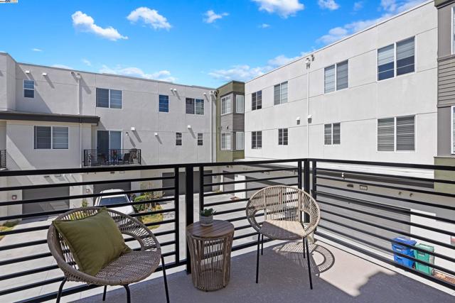 29231 Hub Ct, Hayward CA: https://media.crmls.org/mediaz/9170e186-424f-4e3a-9ebe-e7d3cfe9792f.jpg