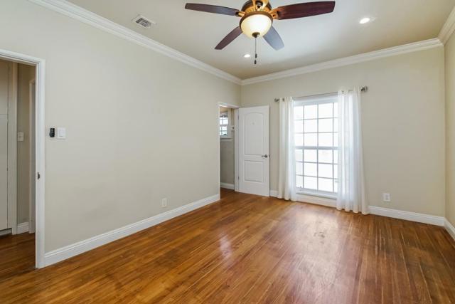 2301 N Commonwealth Avenue, Los Angeles CA: https://media.crmls.org/mediaz/91714958-2908-41b2-a730-bca10156dff3.jpg