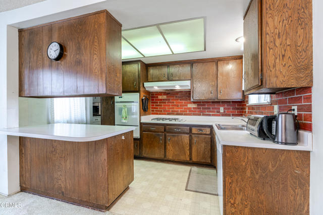 19385 baelen Street, Rowland Heights CA: https://media.crmls.org/mediaz/917213c8-8926-44a0-8c4b-71052d4f6ef4.jpg