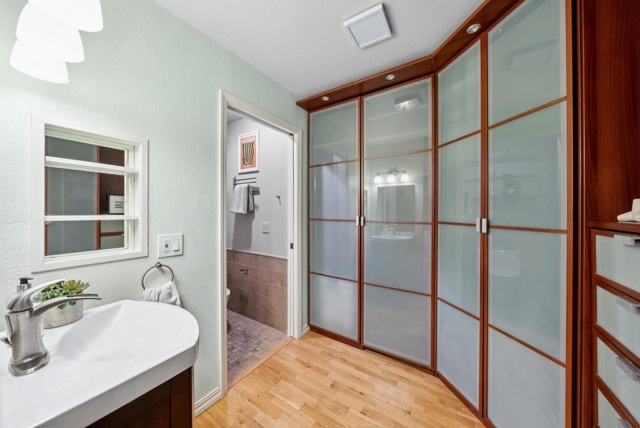 Image 20 of 56 For 2101 Shoreline Dr  153