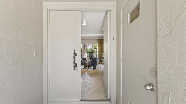 555 W Baristo Road, Palm Springs CA: https://media.crmls.org/mediaz/9172df96-eed5-44c8-9024-744617bdc9b6.jpg