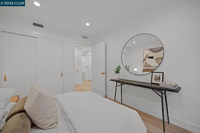 3742 Mt. Diablo Blvd, Lafayette CA: https://media.crmls.org/mediaz/91732e1c-d5b2-4c96-be40-51bae5f95e11.jpg