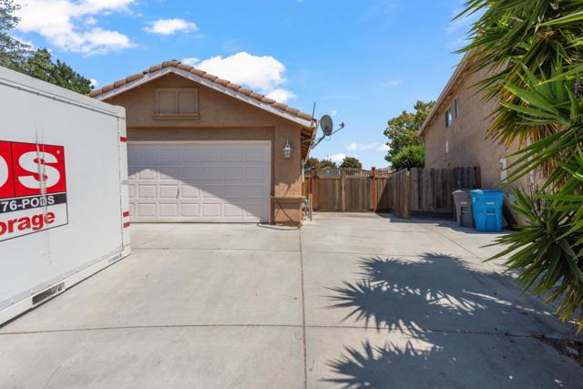 2190 Glarner Street, Hollister CA: https://media.crmls.org/mediaz/9173faf1-b704-4a03-b7c0-ceeb9b1e2860.jpg