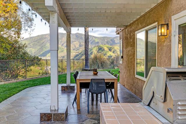 28145 Shady Meadow Ln, Yorba Linda CA: https://media.crmls.org/mediaz/9174ba89-e124-460d-8242-4cd1ea79c80d.jpg