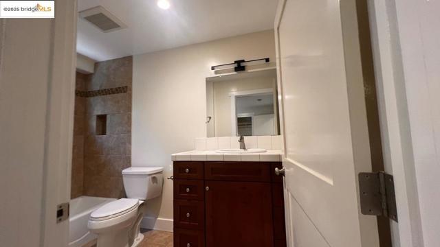 2144 Russell St., Berkeley CA: https://media.crmls.org/mediaz/9174d514-e2bc-4a3f-84e6-40d36a2d242c.jpg