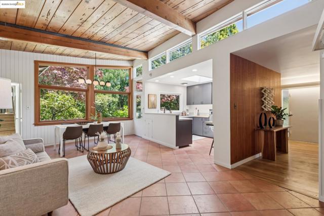 39 Norwood Ave, Kensington CA: https://media.crmls.org/mediaz/9174e676-6c98-4451-9ed0-8790b506eccc.jpg