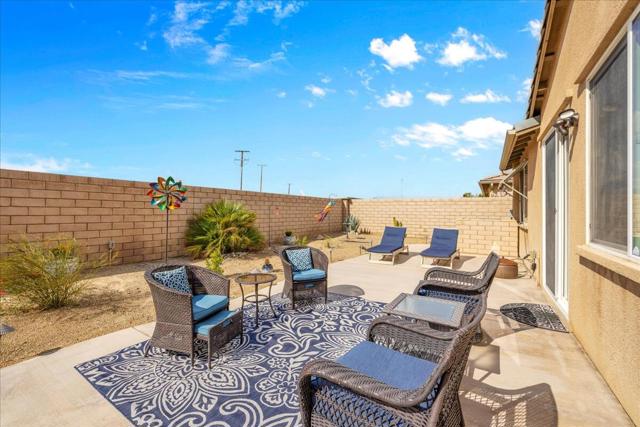 3839 Blue Sky Way, Palm Springs CA: https://media.crmls.org/mediaz/91754f70-89a4-4ab3-91a9-c3b976c728d6.jpg