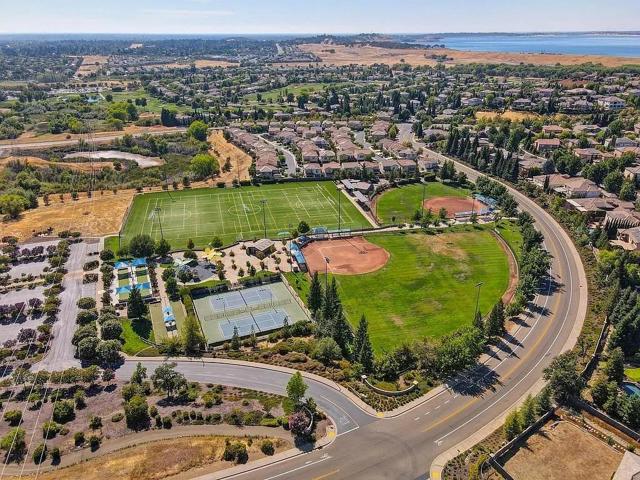 2791 Giorno Way, El Dorado Hills CA: https://media.crmls.org/mediaz/9176944d-c431-4a15-b6d0-52c4d650cba5.jpg