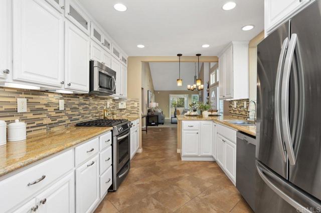 820 Daphne Court, Carlsbad CA: https://media.crmls.org/mediaz/9178acc6-28c6-4099-a435-7cd1de56e2c8.jpg