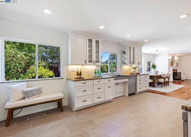 59 Arenas Ct, San Ramon CA: https://media.crmls.org/mediaz/9179295d-c790-4de6-afcc-a6d11e644504.jpg