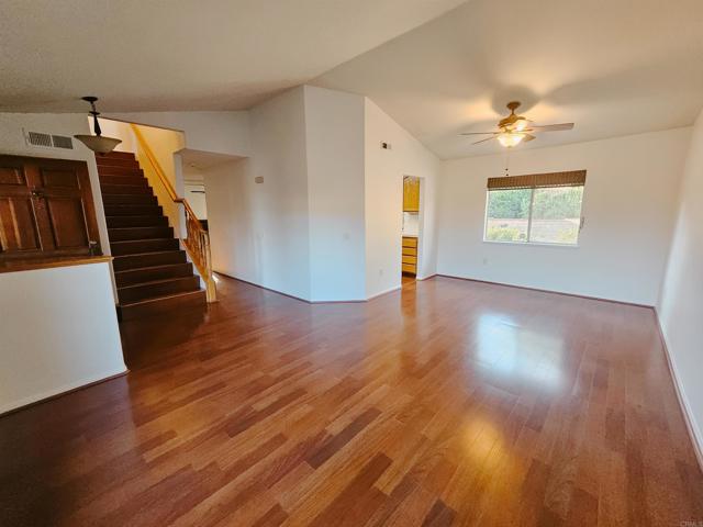 1715 Las Palmas Lane, Escondido CA: https://media.crmls.org/mediaz/917a1065-0415-4f2a-940f-caf408803dfc.jpg