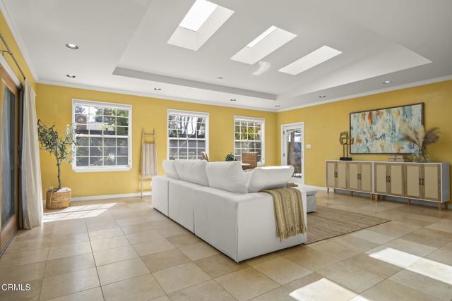 354 Arnett Avenue, Ventura CA: https://media.crmls.org/mediaz/917aff29-7f8b-4721-bc5c-09aafc5150b1.jpg