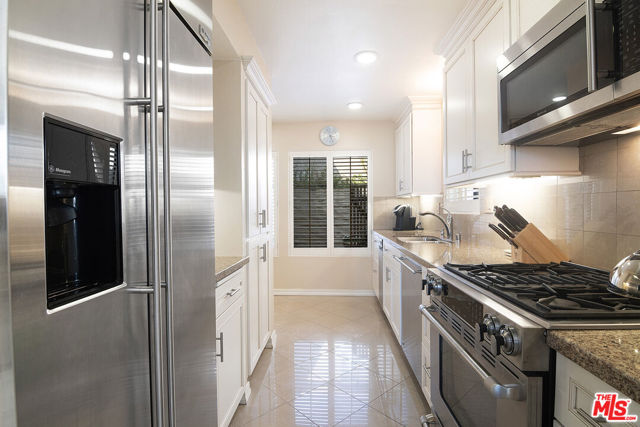 1621 Hilts Avenue, Los Angeles CA: https://media.crmls.org/mediaz/917b1224-d7c9-4853-9f1b-fae3ee95e4c3.jpg