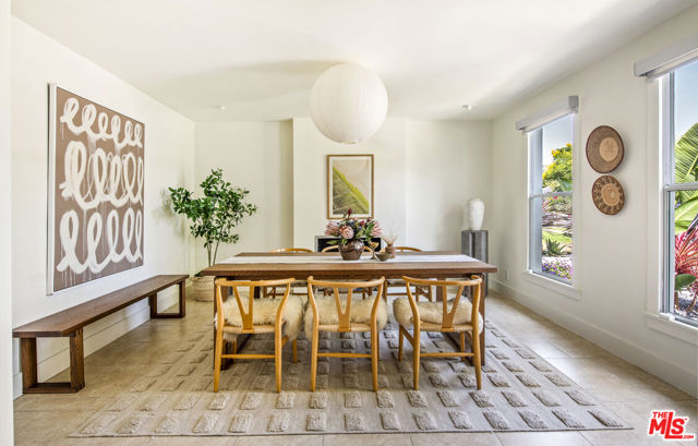 4947 Varna Avenue, Sherman Oaks CA: https://media.crmls.org/mediaz/917b6d86-8e96-440e-abe8-9086c089b638.jpg