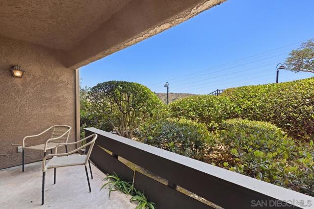 10325 Caminito Cuervo, San Diego CA: https://media.crmls.org/mediaz/917bd2b2-ad5b-47e9-9cc5-350f614a5197.jpg
