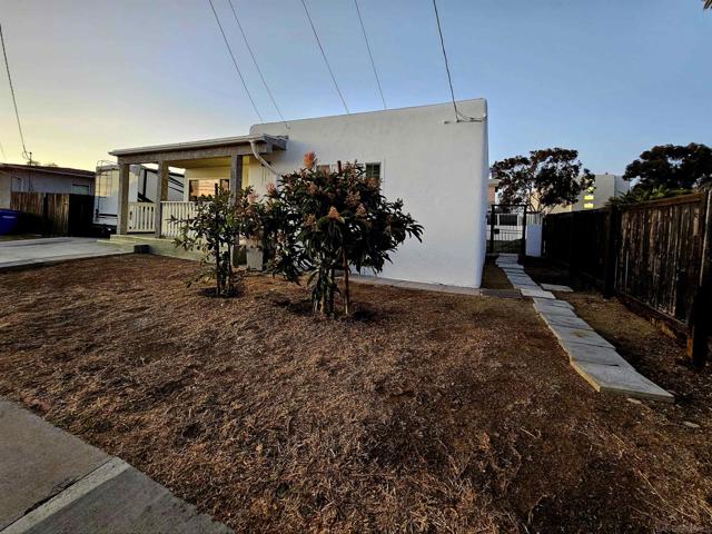 425 E 16Th St, National City CA: https://media.crmls.org/mediaz/917c20bc-c325-4a08-96e5-d8214b3bab91.jpg