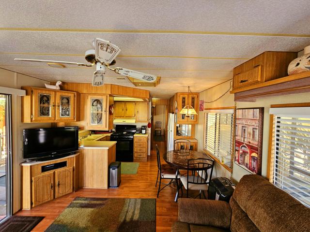 16400 Bubbling Wells Rd Road, Desert Hot Springs CA: https://media.crmls.org/mediaz/917c327e-bbeb-4b3c-b6b8-91f4cd143c9c.jpg