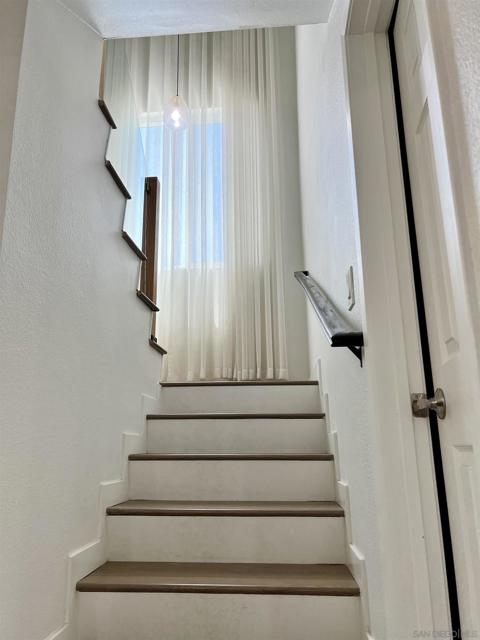 10632 Rancho Carmel Dr, San Diego CA: https://media.crmls.org/mediaz/917c7e99-b8c8-4097-9f82-2bfbf6b9f4fd.jpg