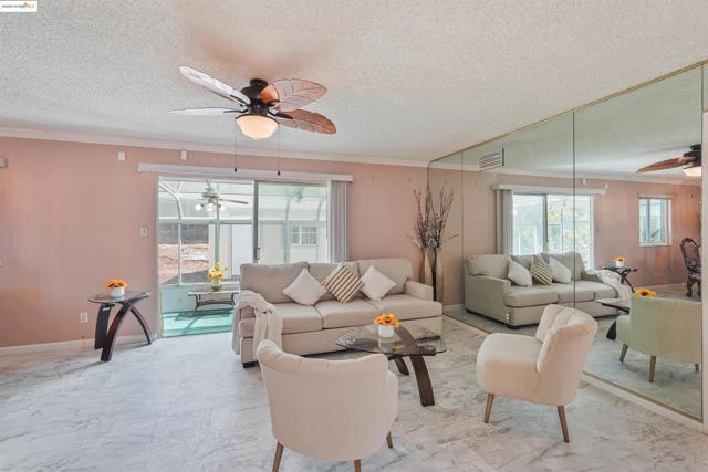 836 Stella St, Vallejo CA: https://media.crmls.org/mediaz/917cb067-a6c1-4a90-89a2-915865da672d.jpg