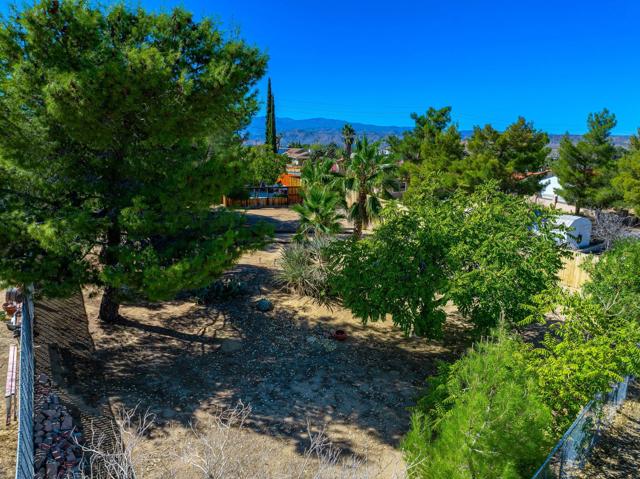 8799 Palomar Avenue, Yucca Valley CA: https://media.crmls.org/mediaz/917cc095-7e39-4ef3-a882-0dfd364e9486.jpg