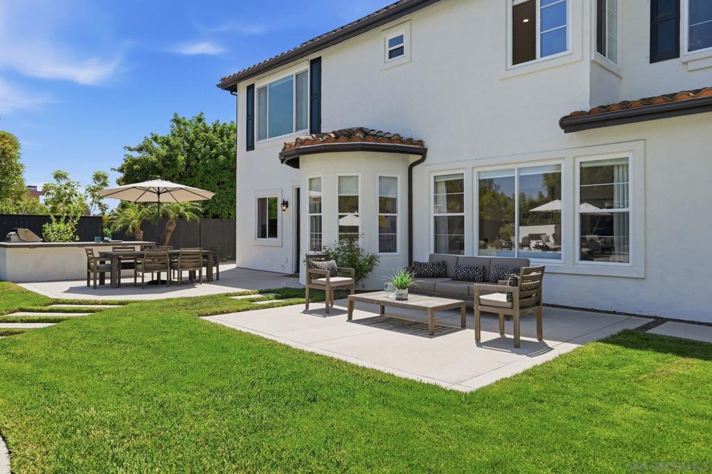 https://media.crmls.org/mediaz/917e44a9-242e-4068-9796-2ddd91895d85.jpg?preset=X-Large