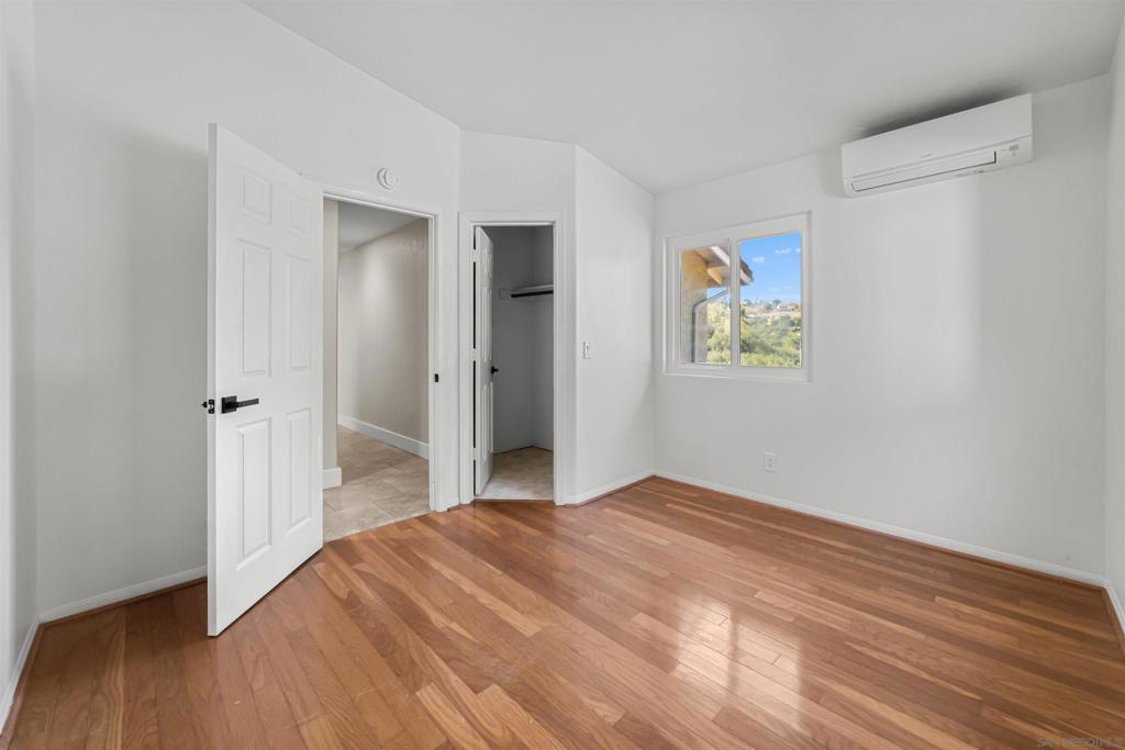 MLS #250043071SD image #33