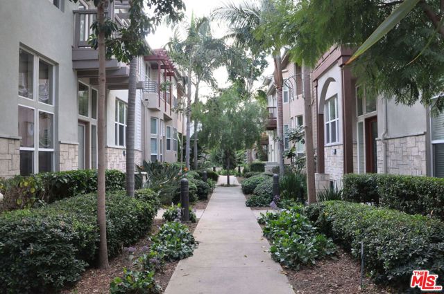 6010 Celedon, Playa Vista CA: https://media.crmls.org/mediaz/917f8420-6952-41b3-866f-35c375770942.jpg
