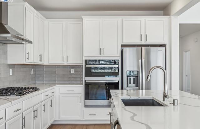 1062 Bradbury Dr, Discovery Bay CA: https://media.crmls.org/mediaz/917f8b72-ec53-43b5-a9b9-1bb19a6b5342.jpg