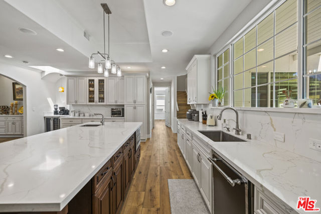 8944 Enfield Avenue, Sherwood Forest CA: https://media.crmls.org/mediaz/91802941-4bc1-483f-942b-a220db152449.jpg