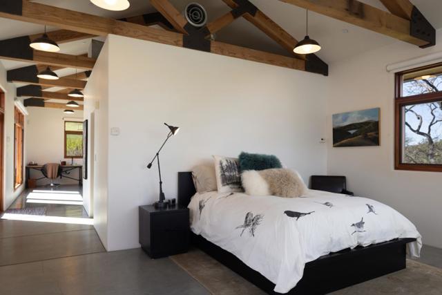 18 Touche, Carmel CA: https://media.crmls.org/mediaz/9180406c-acad-4b9f-9085-2730fb51583e.jpg
