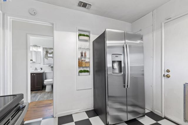 3719 60Th St, Sacramento CA: https://media.crmls.org/mediaz/91804085-a877-46c7-a85a-957e51e0459b.jpg