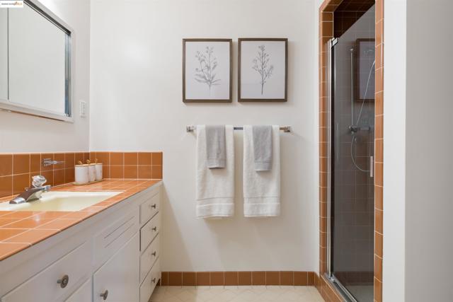 1515 Oxford, Berkeley CA: https://media.crmls.org/mediaz/9180884f-c846-465f-9930-583686712e97.jpg