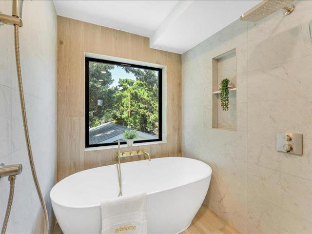 883 Rorke Way, Palo Alto CA: https://media.crmls.org/mediaz/91808f39-07fb-43f5-9fb2-218ccbaaf461.jpg