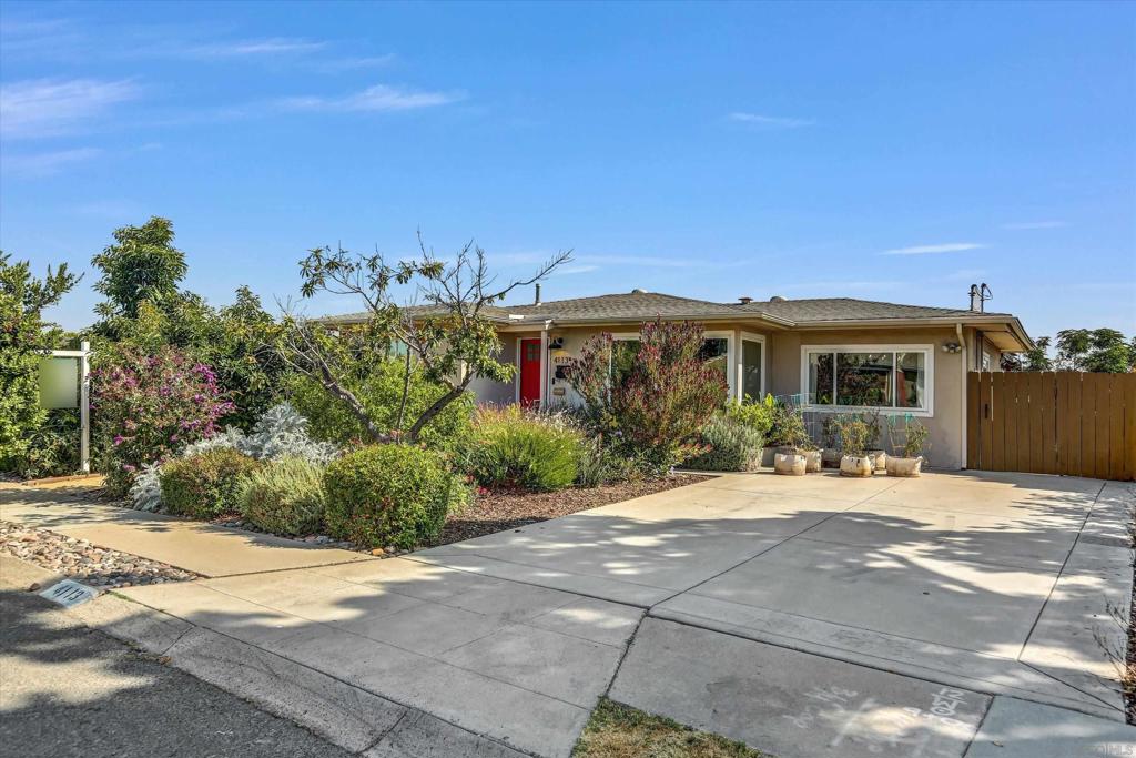 4113 Loma Alta Dr